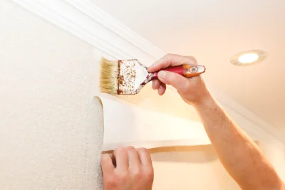 Pose de papier peint au Thillay — revêtements muraux et toiles de verre